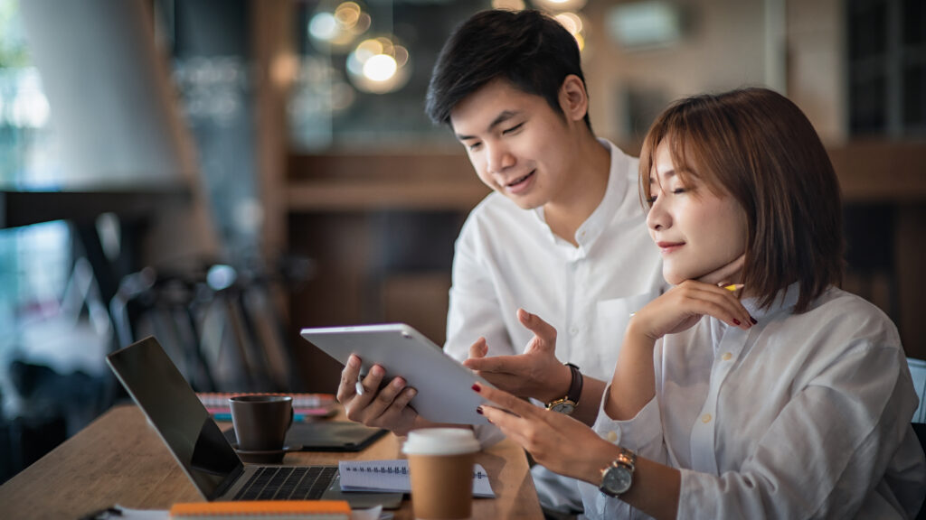 Turning points in 2025: How Asia/Pacific financial services leaders use AI
